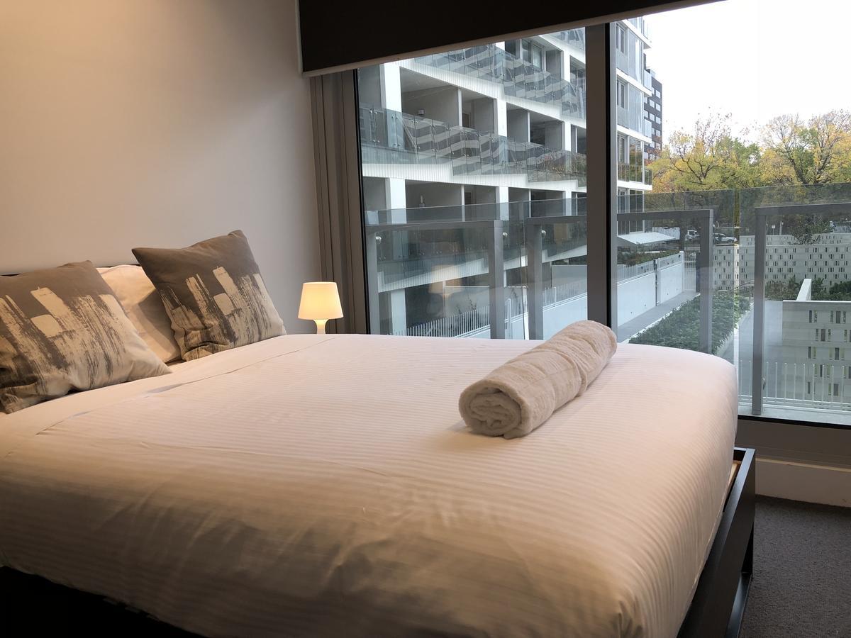 شقة Pride Fawkner St Kilda Rd With Gym & Pool ملبورن المظهر الخارجي الصورة