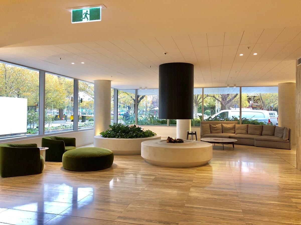شقة Pride Fawkner St Kilda Rd With Gym & Pool ملبورن المظهر الخارجي الصورة