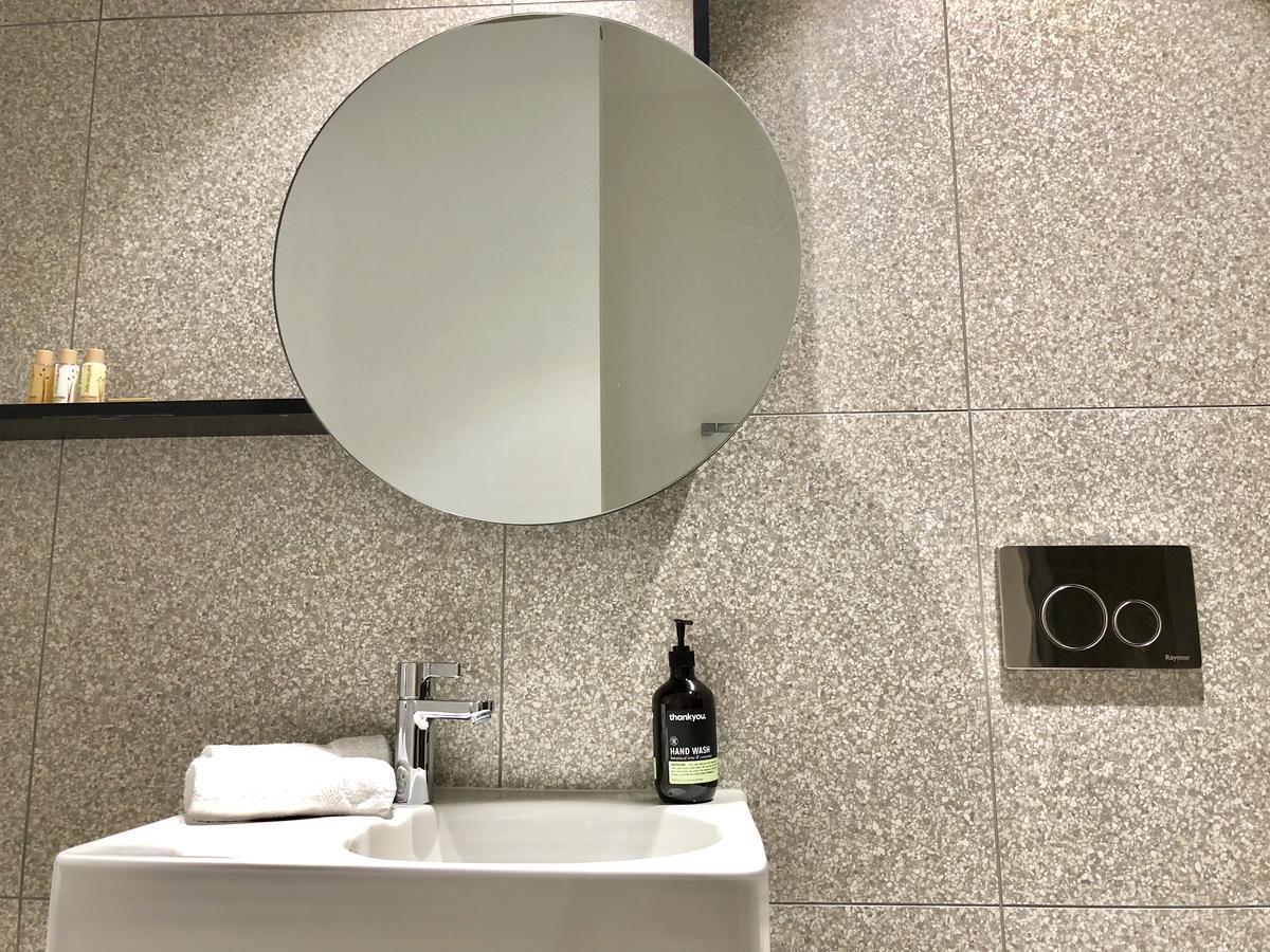 شقة Pride Fawkner St Kilda Rd With Gym & Pool ملبورن المظهر الخارجي الصورة